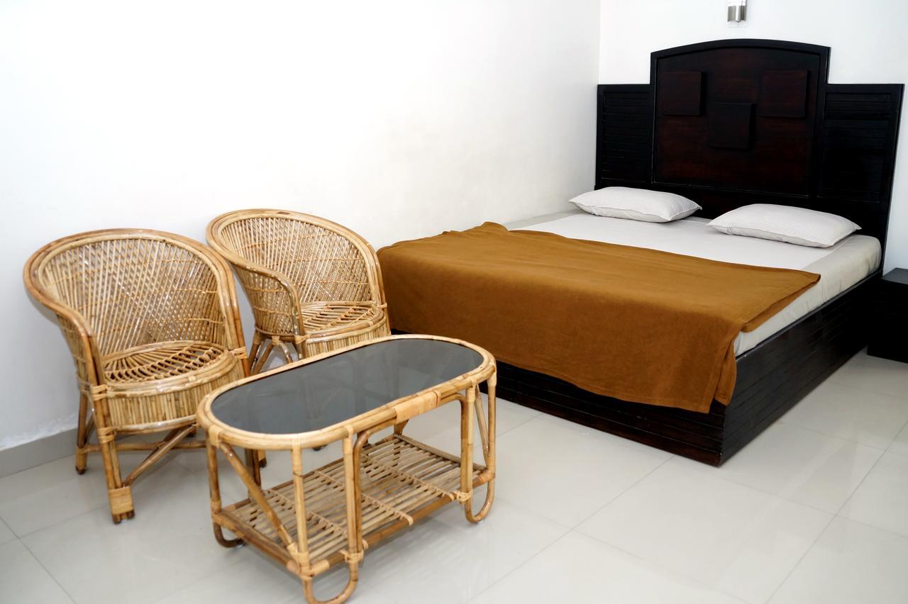 Hotel Royal Nest Vandiperiyar Bagian luar foto