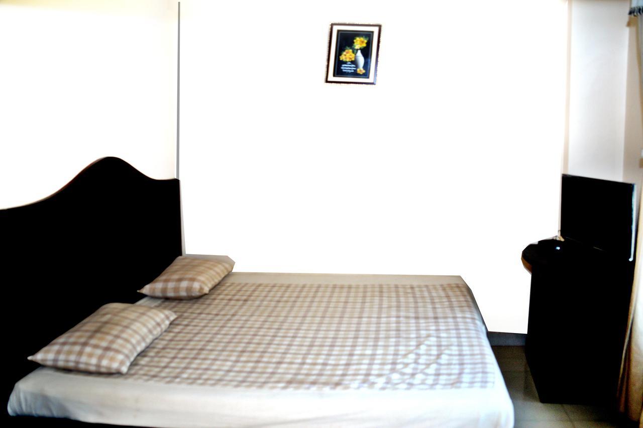 Hotel Royal Nest Vandiperiyar Bagian luar foto