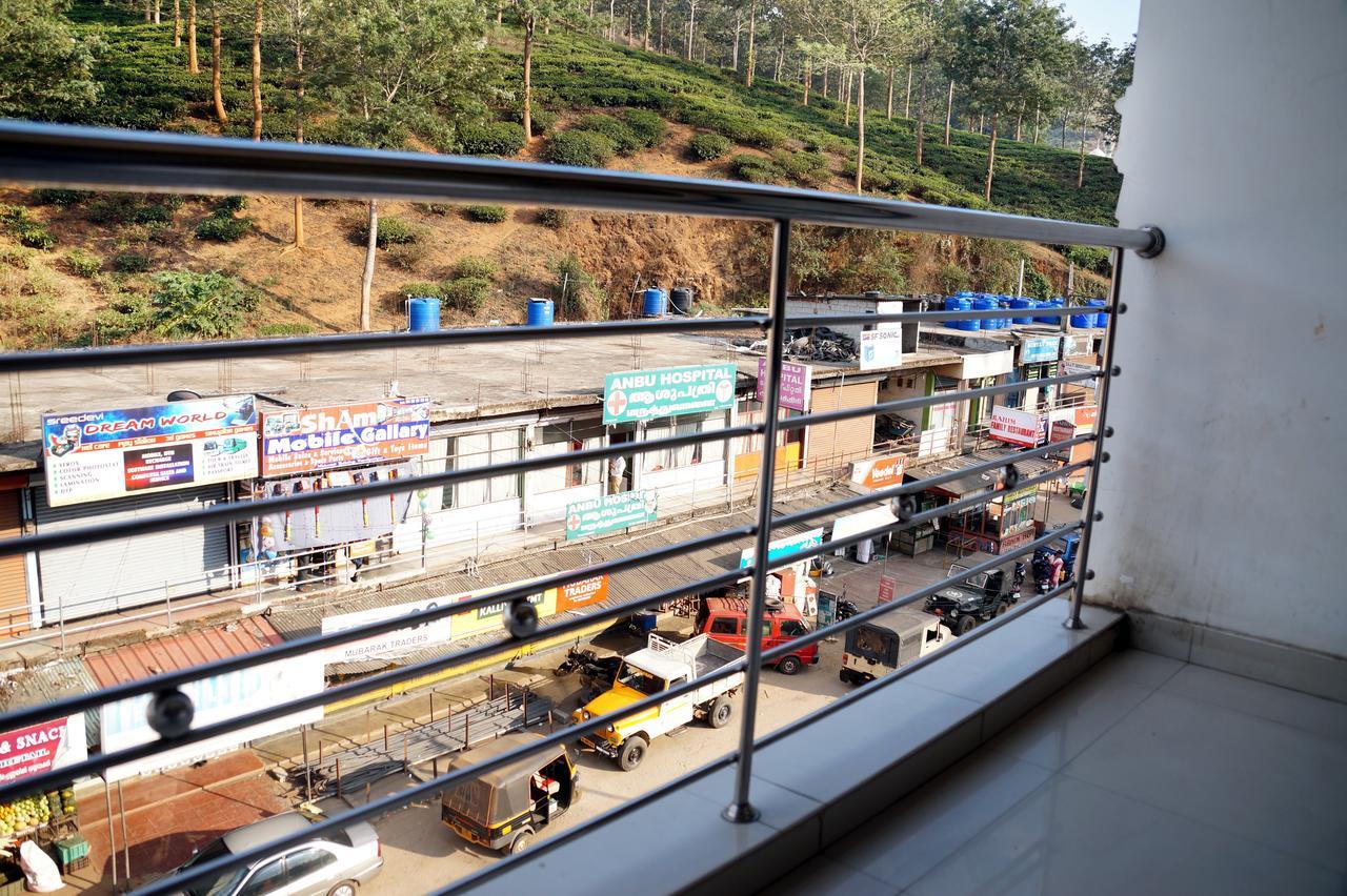 Hotel Royal Nest Vandiperiyar Bagian luar foto