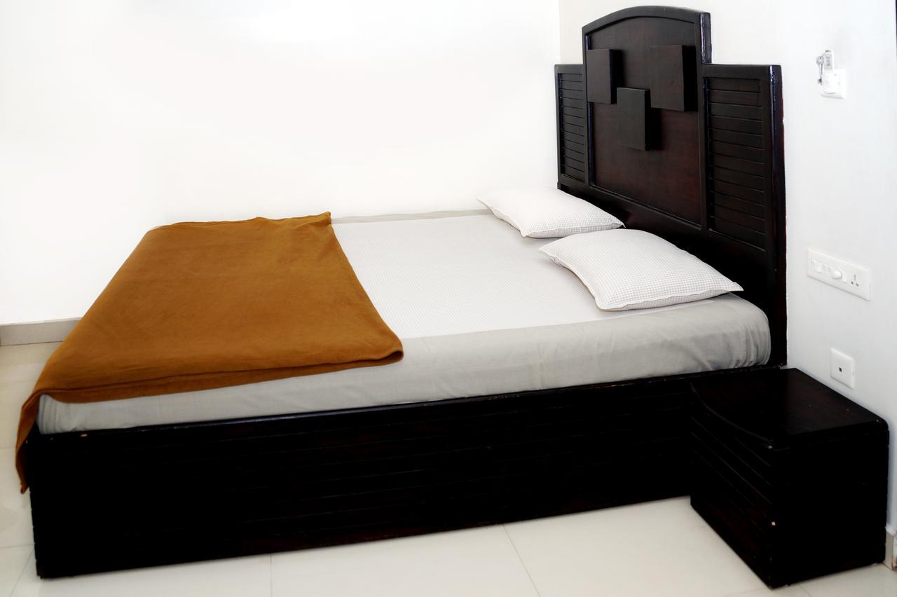 Hotel Royal Nest Vandiperiyar Bagian luar foto