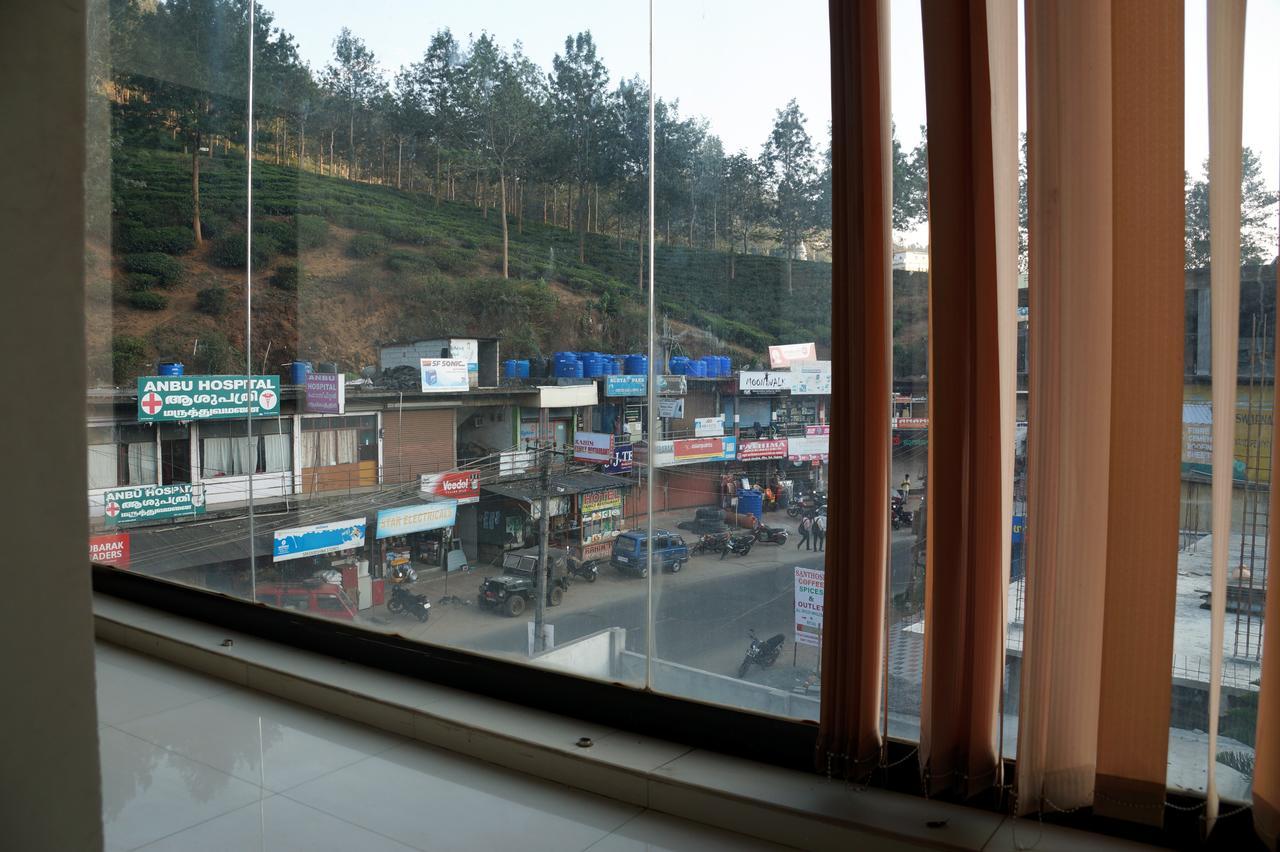 Hotel Royal Nest Vandiperiyar Bagian luar foto
